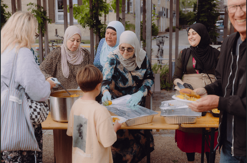 Folkekøkken og filmvisning af 'Fædrene i Tingbjerg'